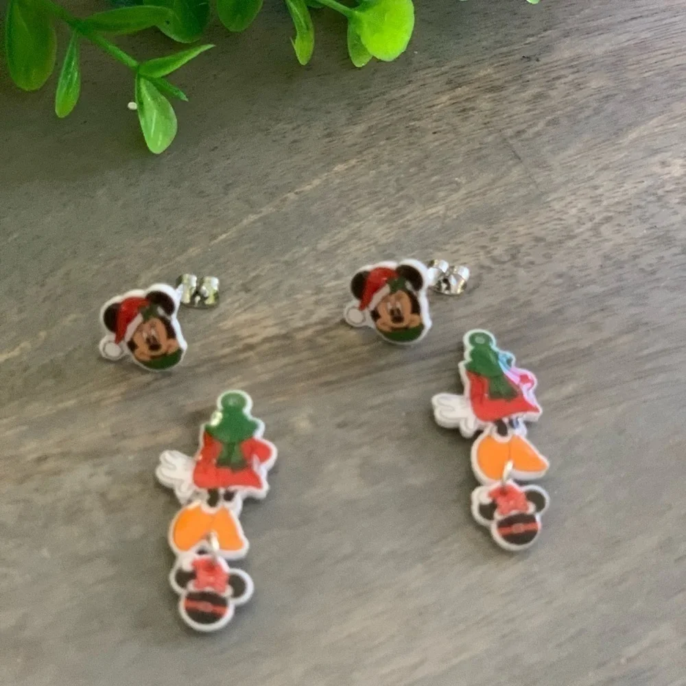 Minnie Mouse Christmas Earrings